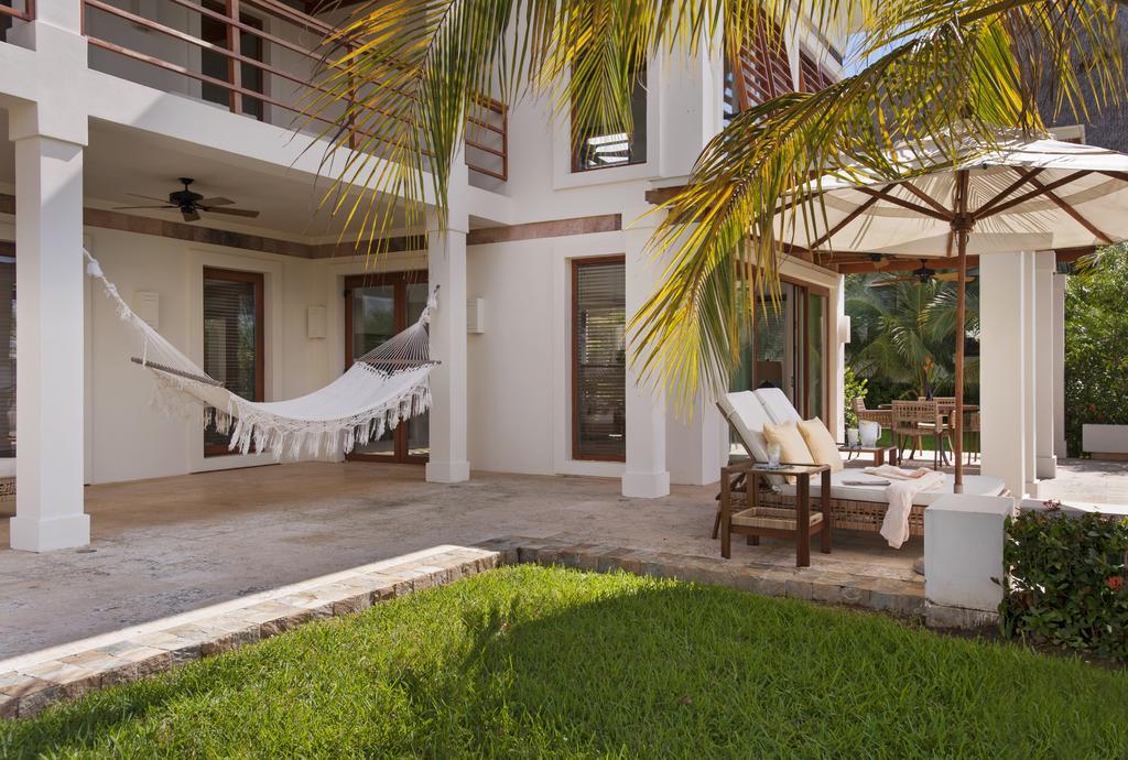 Las Verandas Hotel & Villas First Bight Exteriör bild
