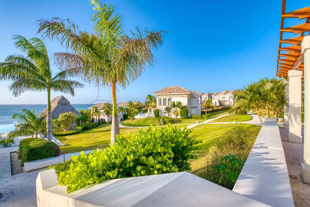 Las Verandas Hotel & Villas First Bight Exteriör bild